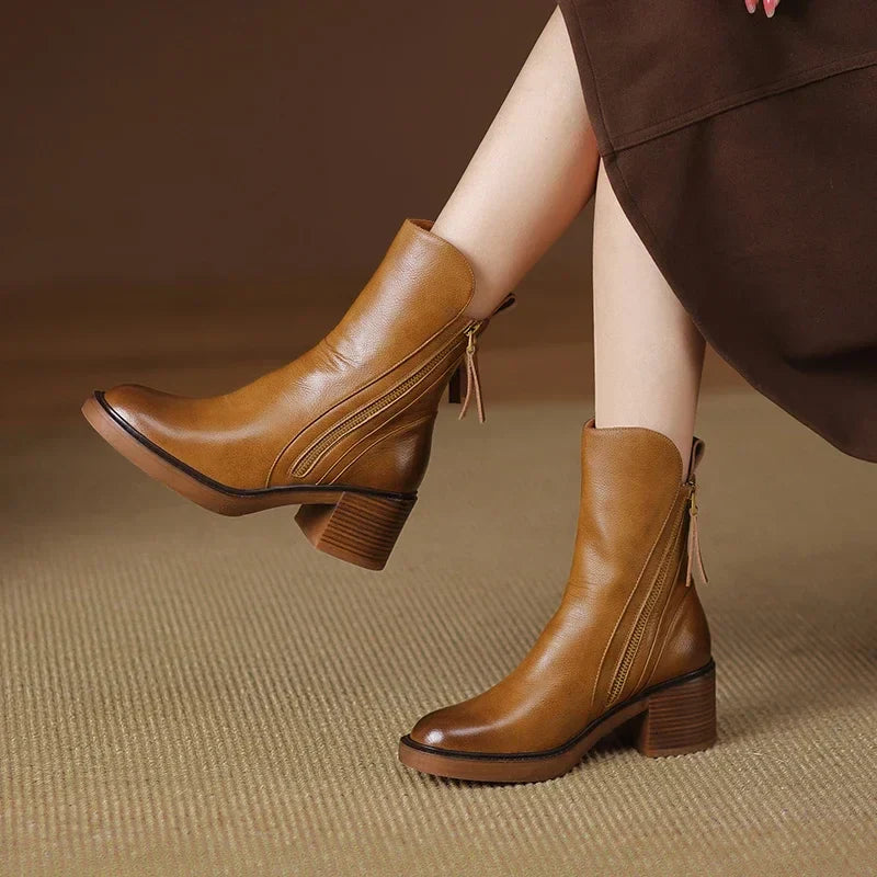 Damen Stiefeletten mit seitlichem Reißverschluss und robustem Blockabsatz - J&B - 5 - Annoboutique