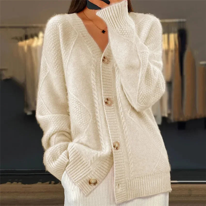 Elegante Damen-Strickjacke – Kuscheliges Design mit Knopfverschluss und langen Ärmeln - J&B - 2 - Annoboutique