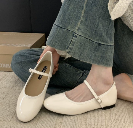 Absatzschuhe Damen | Mary Jane mit Riemchen & Lackoptik