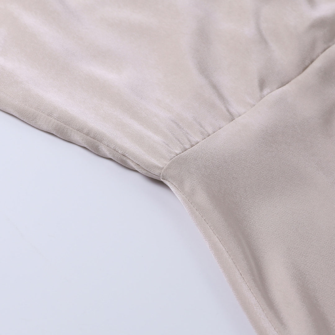 Ärmelloses Maxikleid mit V-Ausschnitt und Schlitzen