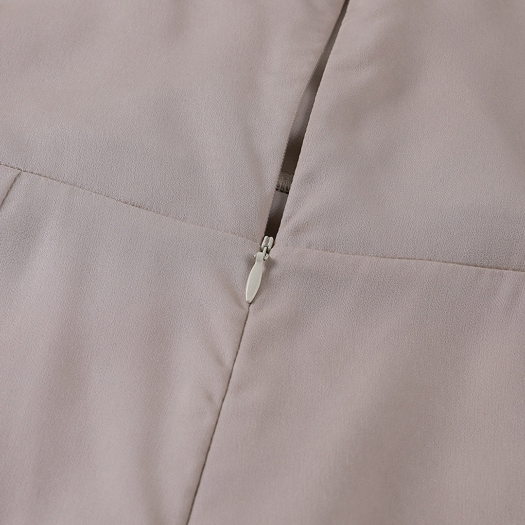 Ärmelloses Maxikleid mit V-Ausschnitt und Schlitzen