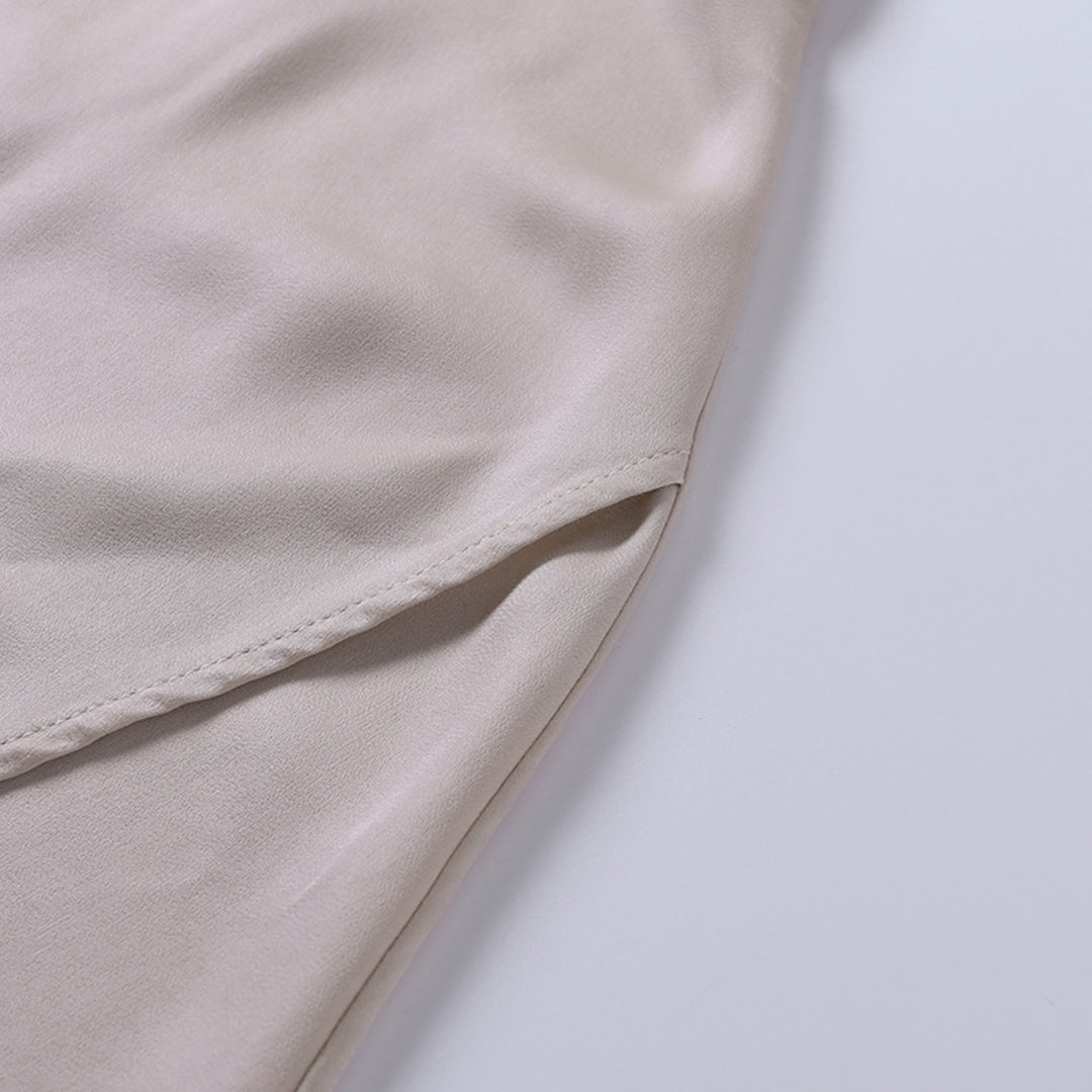 Ärmelloses Maxikleid mit V-Ausschnitt und Schlitzen