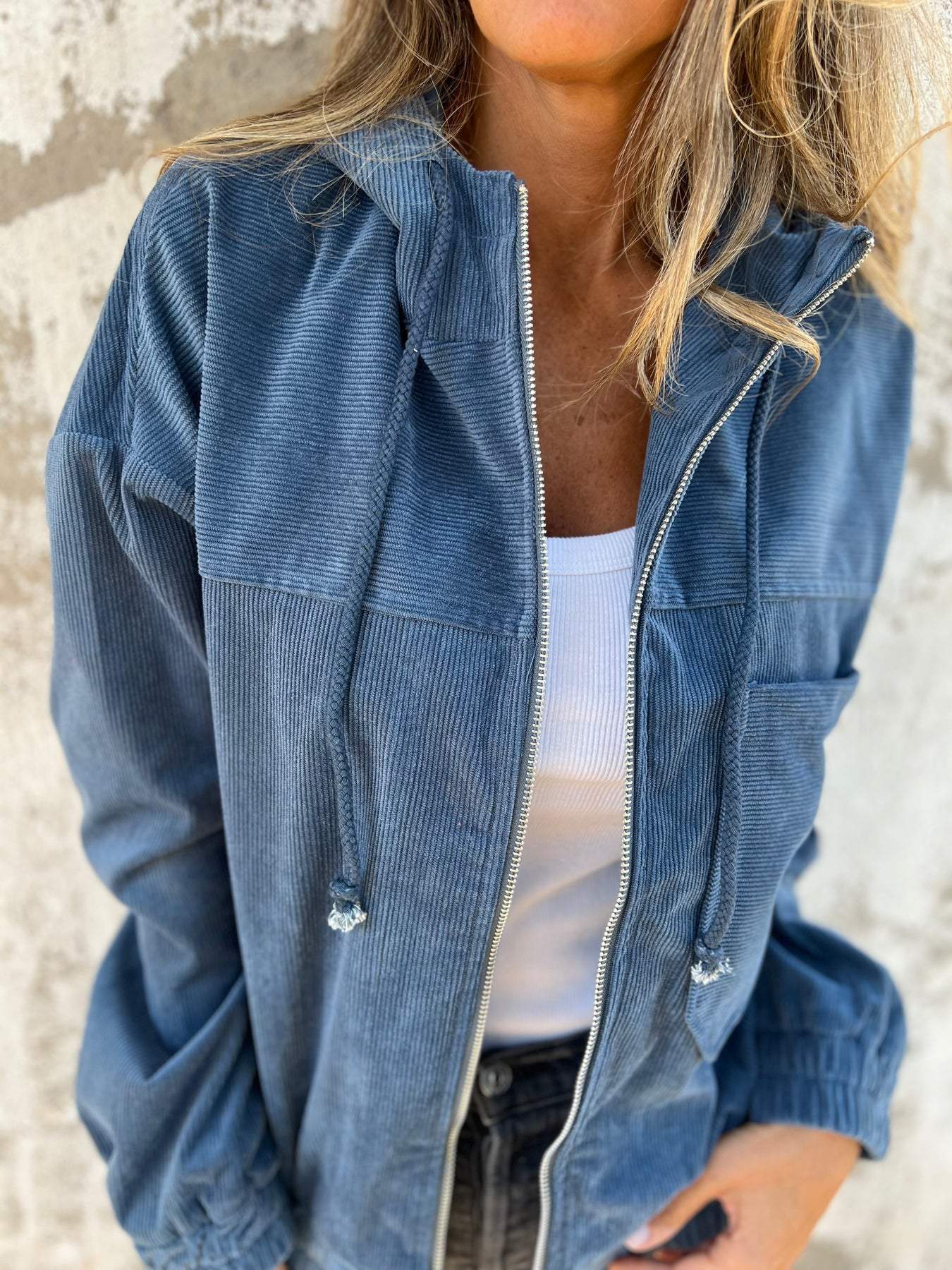 Audrey - Lässige Jacke mit Kapuze 7