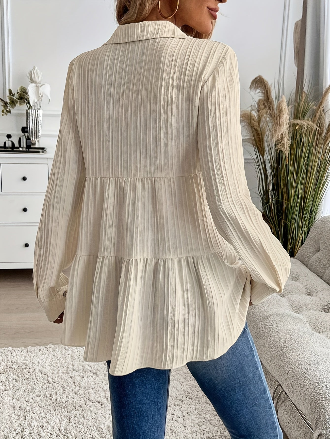 Bluse Damen | Elegant Tailliert mit Stufenrock & Knopfleiste