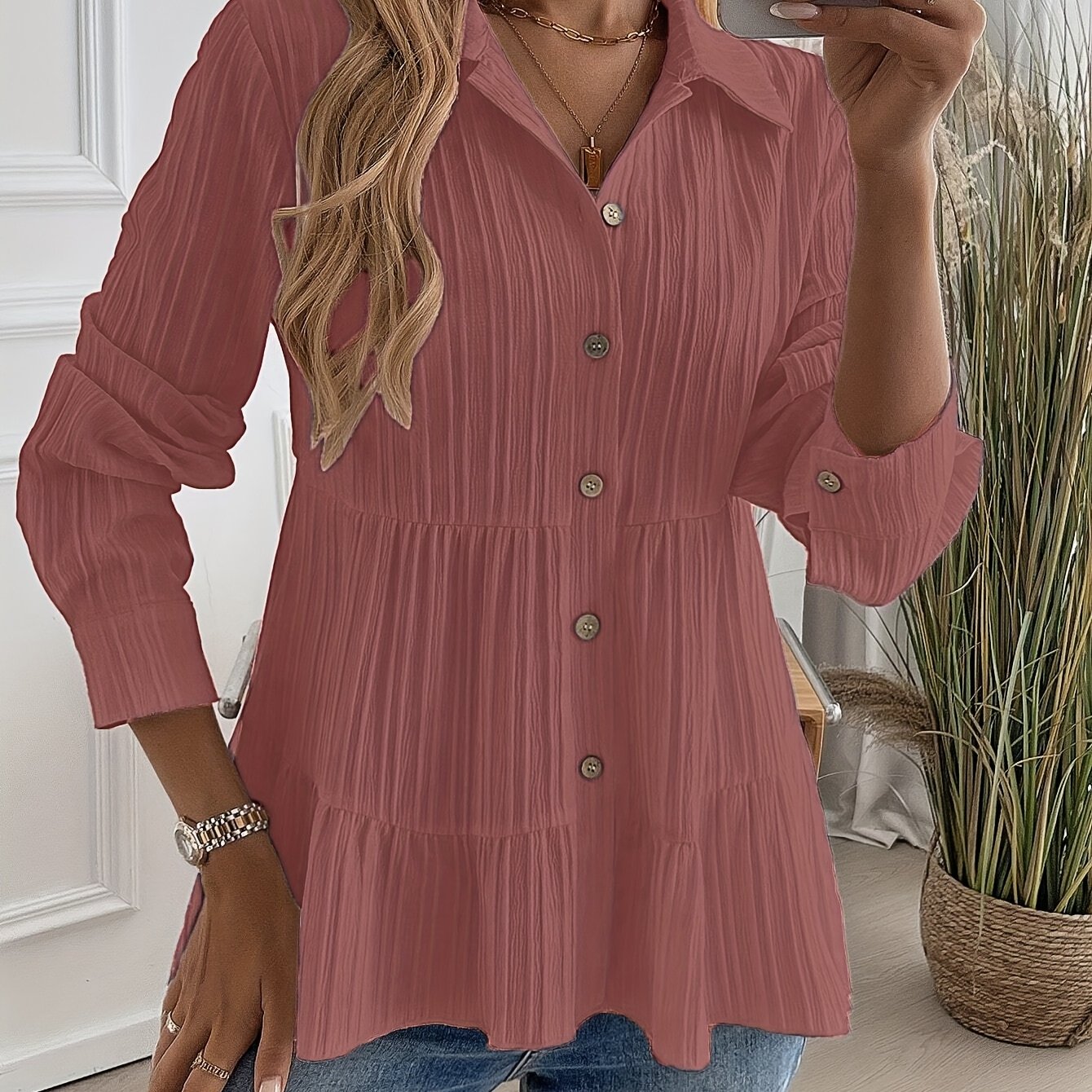 Bluse Damen | Elegant Tailliert mit Stufenrock & Knopfleiste