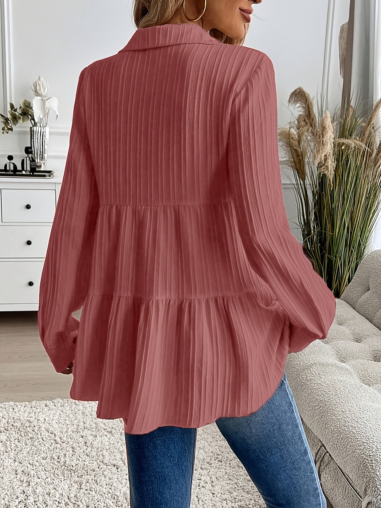 Bluse Damen | Elegant Tailliert mit Stufenrock & Knopfleiste