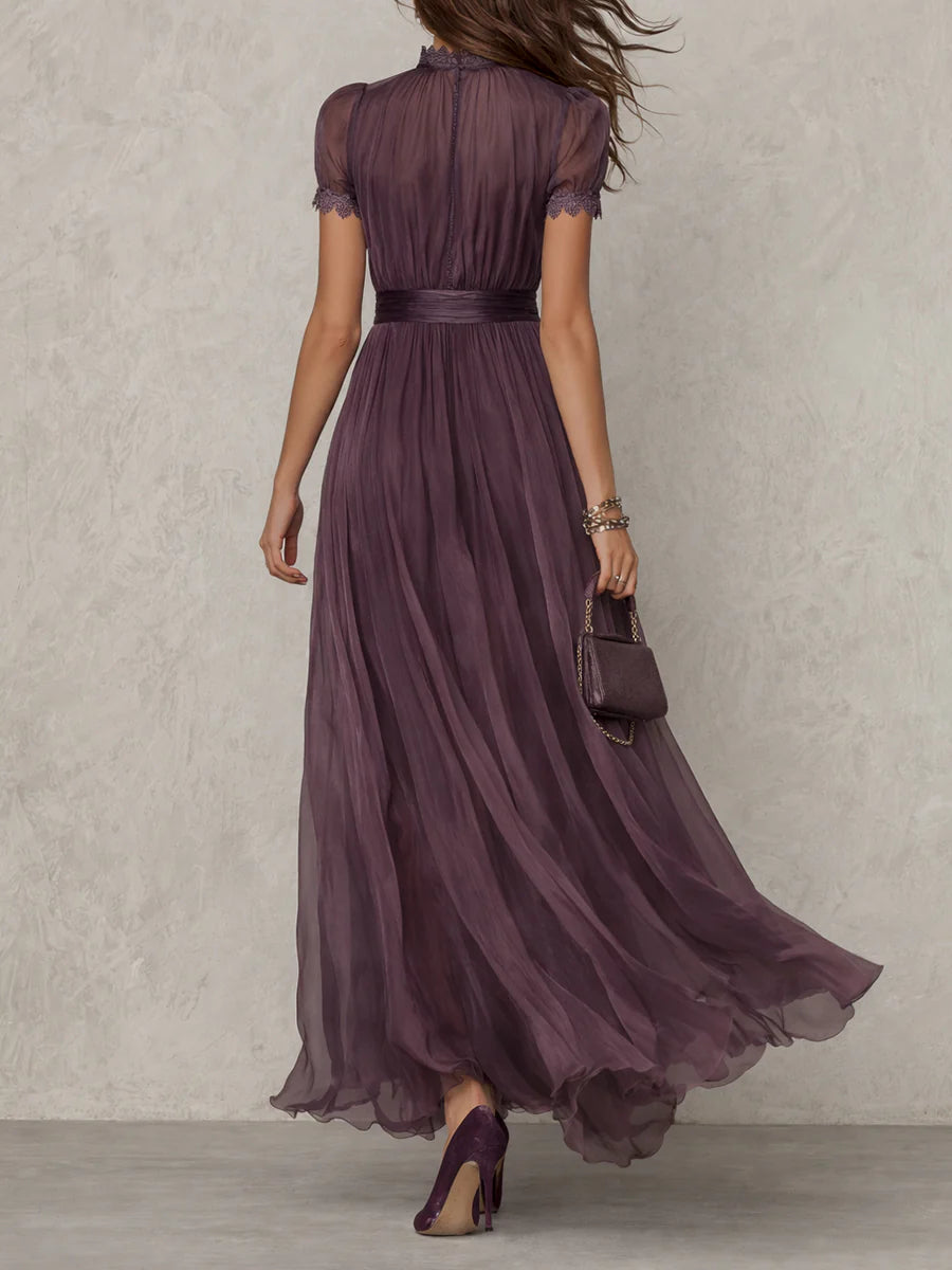 Cynthy – Fließendes Maxikleid in Pflaumenblau Mit Spitze 4