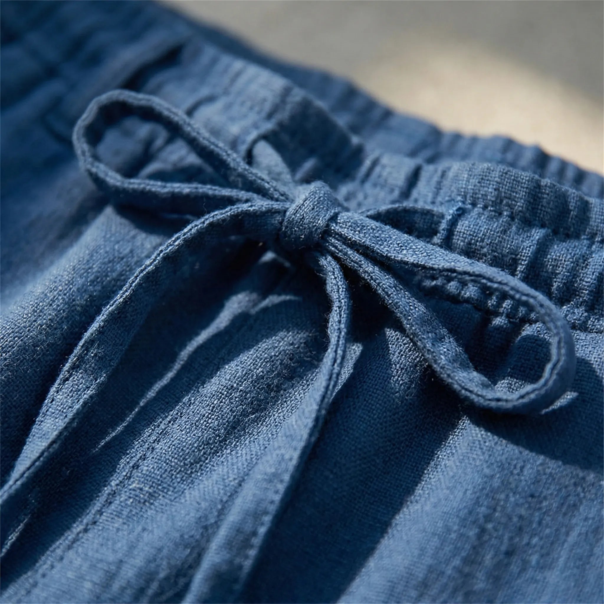 Damenhose | Weites Bein & Bindegürtel für bequemen Sitz