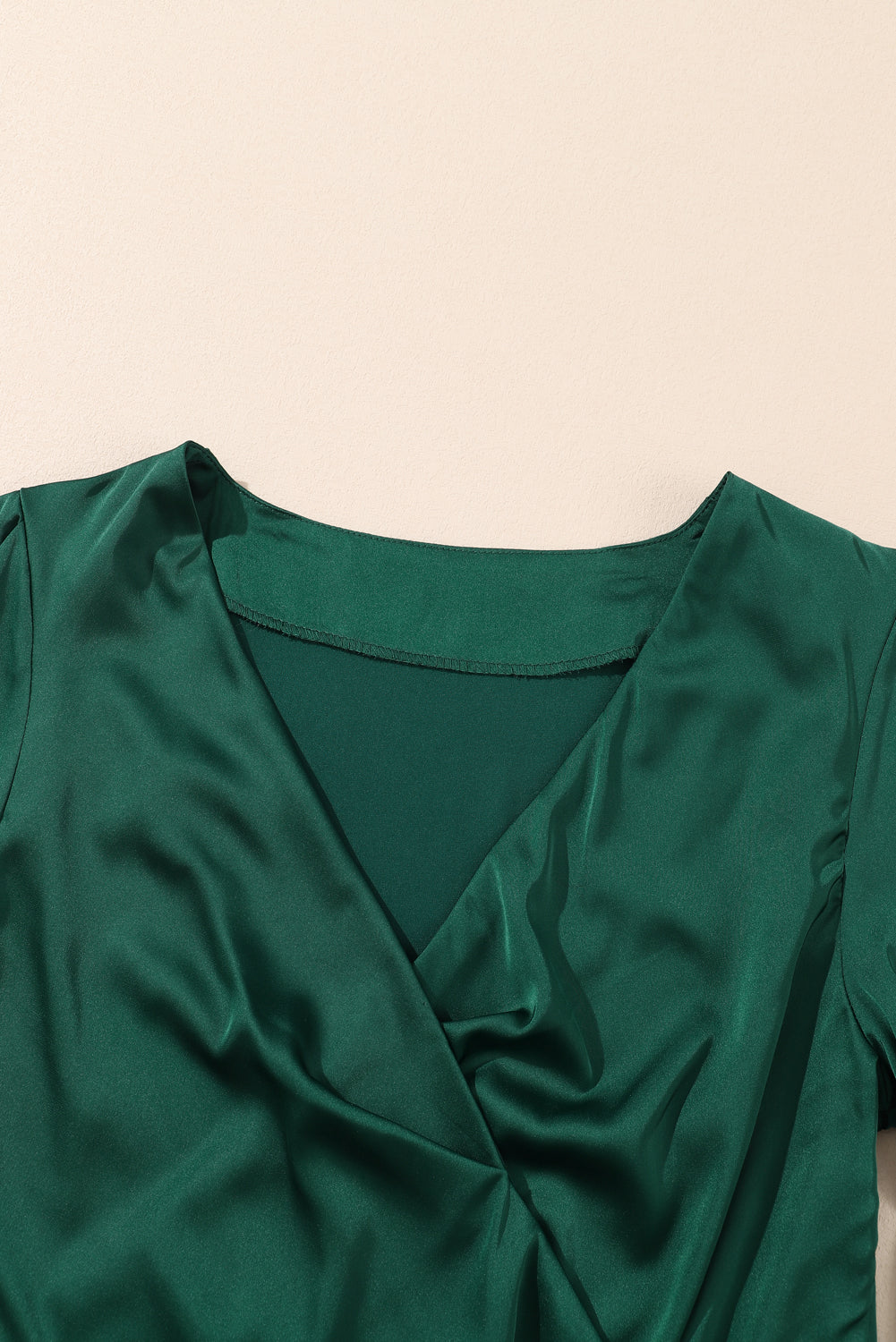 Elegante Satin-Wickelbluse für damen
