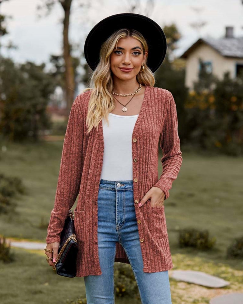 Geknöpfte lange Strickjacke