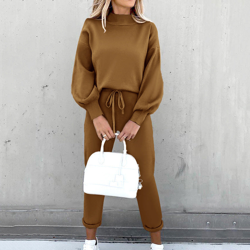 Gemütlicher Hausanzug mit Rollkragen und High-Waist-Hose 4