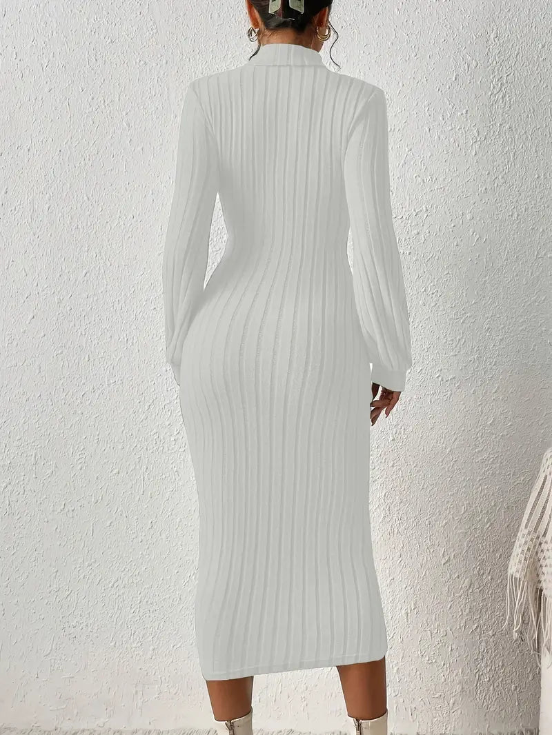 Geripptes Bodycon-Kleid mit festem Rollkragen