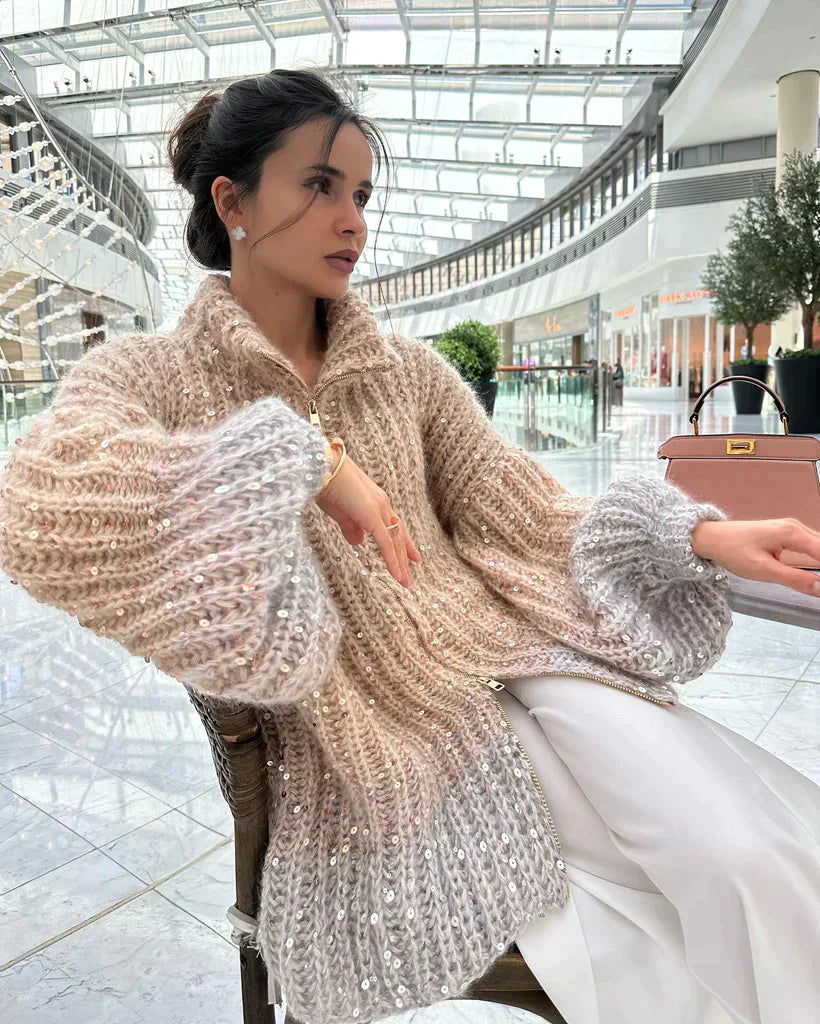 Gestrickte Pulloverjacke mit Pailletten