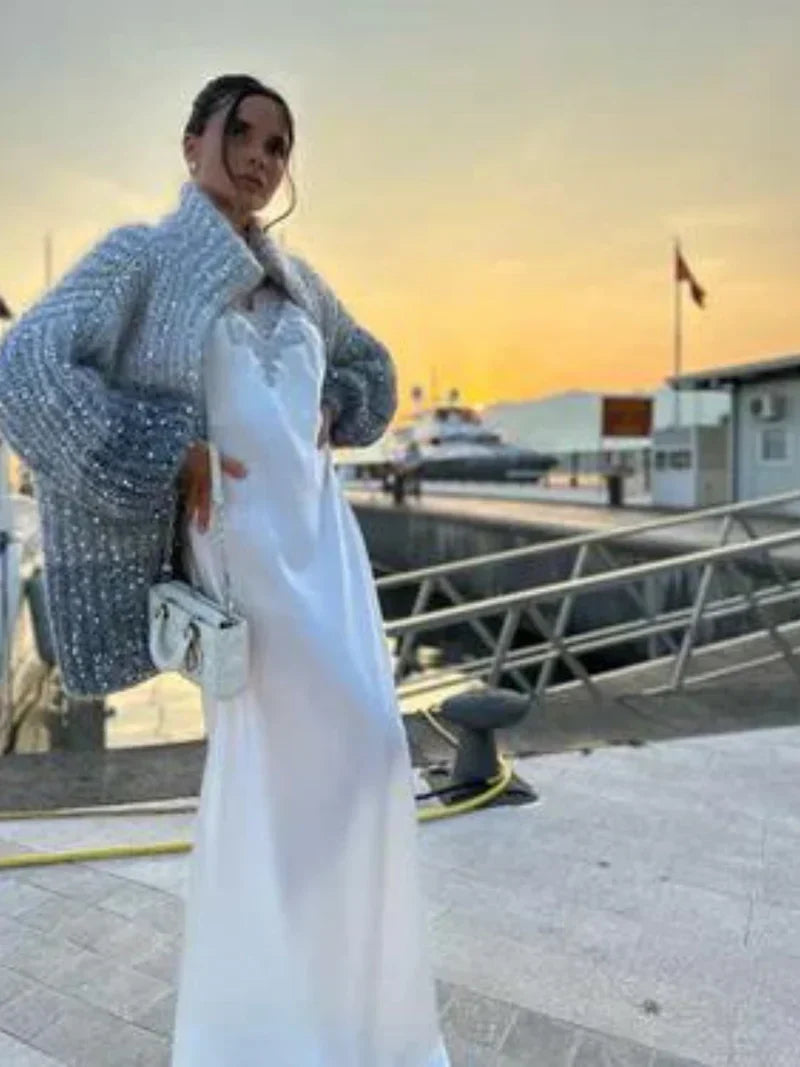 Glitzernde Seidenstrickjacke