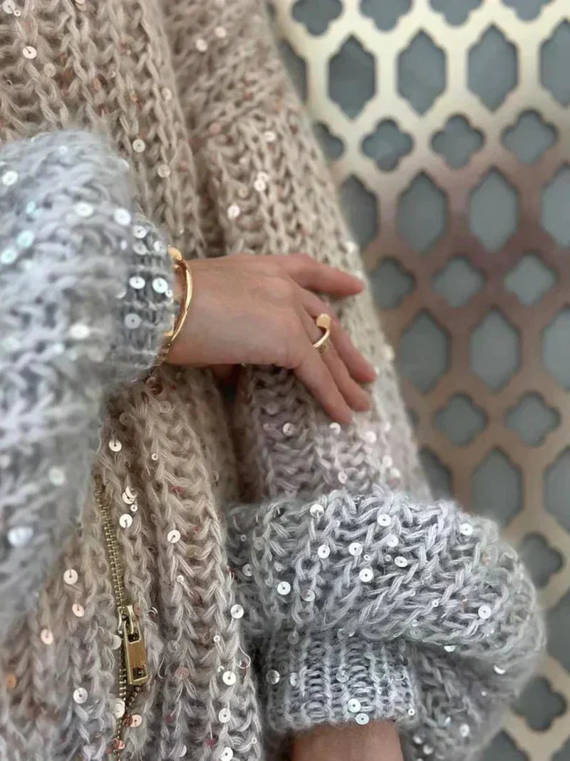 Glitzernde Seidenstrickjacke