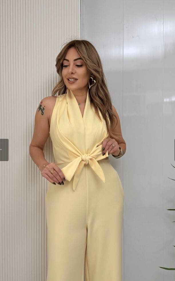Kamwi - Eleganter Jumpsuit Mit Drapiertem Ausschnitt Und Weitem Bein 4