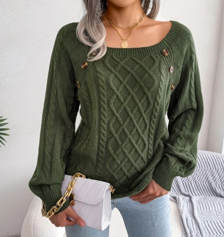 Klassischer Strickpullover mit Zopfmuster
