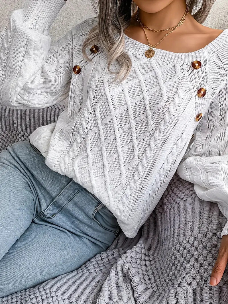 Klassischer Strickpullover mit Zopfmuster