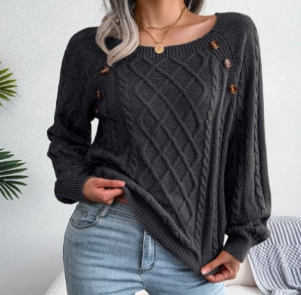 Klassischer Strickpullover mit Zopfmuster