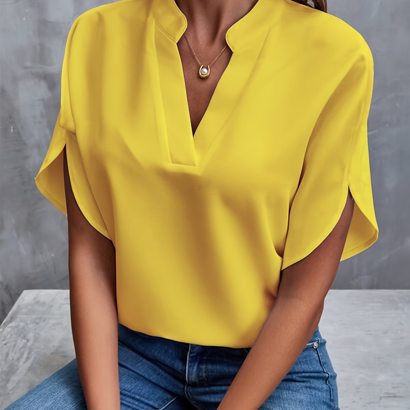 Kurzarm Bluse Damen | Elegant mit V-Ausschnitt & Fledermausärmel
