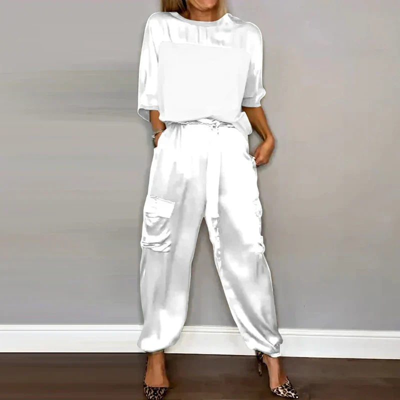 Luxes Set aus Seidensatin