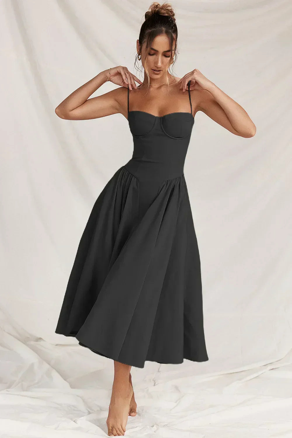 Midi Kleid Damen | Korsagen-Design & Schwingender Rock