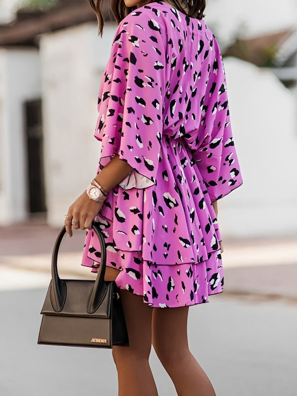 Mini Kleid Damen | Blumenmuster & V-Ausschnitt mit Kimono-Ärmeln