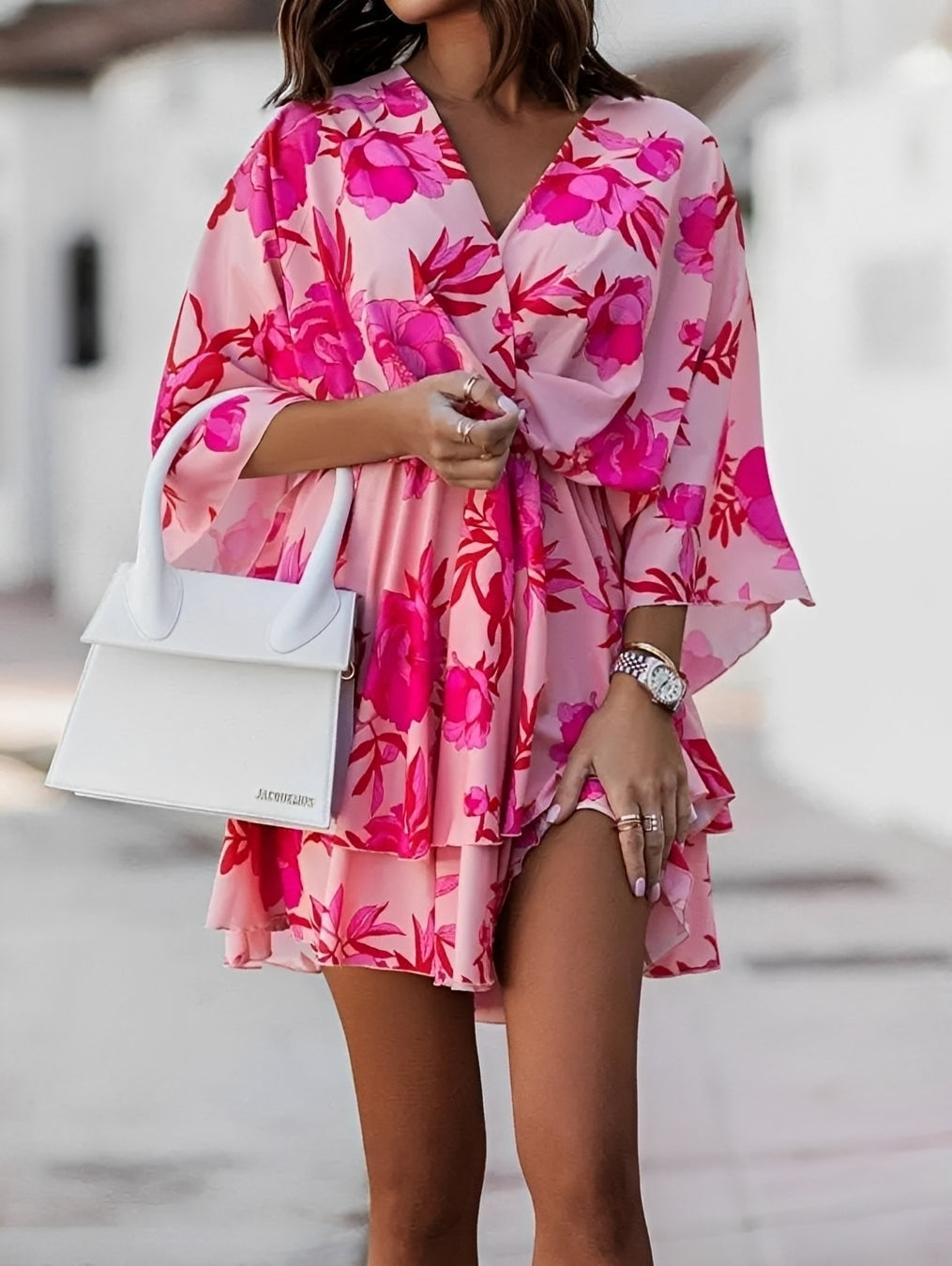 Mini Kleid Damen | Blumenmuster & V-Ausschnitt mit Kimono-Ärmeln