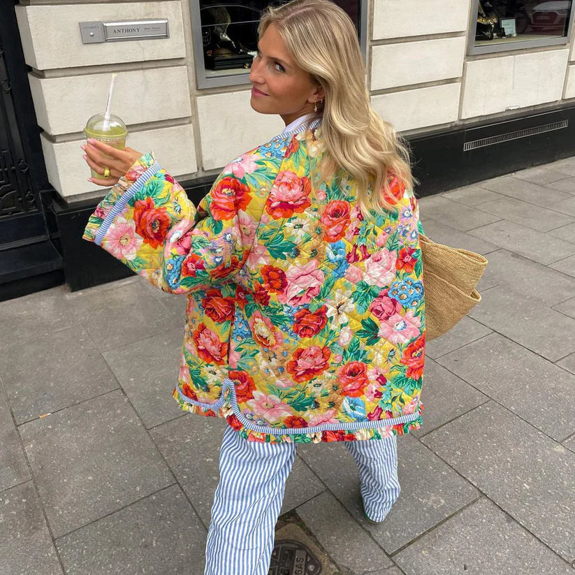 Modische Damenjacke mit Blumendruck