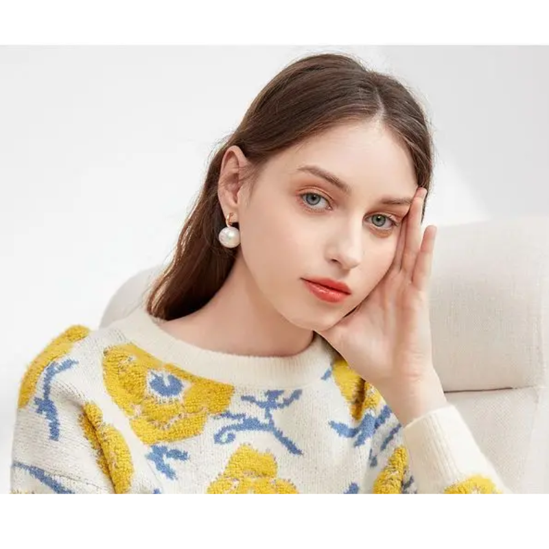 Ottilie - Pullover mit Blumenmuster
