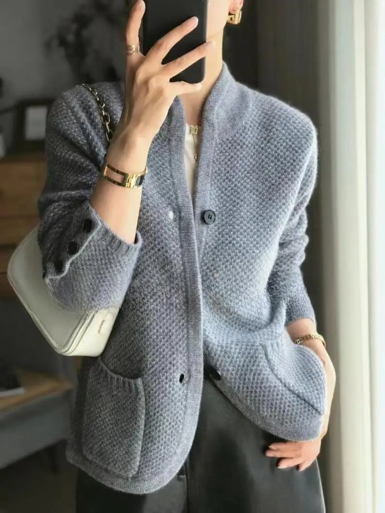 Cardigan Damen | Knopfverschluss & Fließende Passform 1