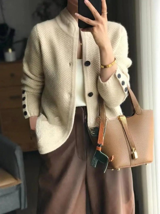 Cardigan Damen | Knopfverschluss & Fließende Passform 2