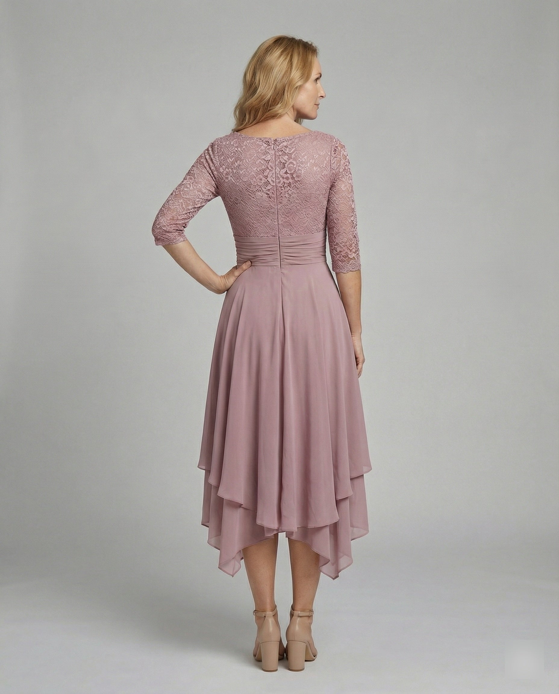 Schickes Kleid Damen | Asymmetrischer Saum & figurformender Fall