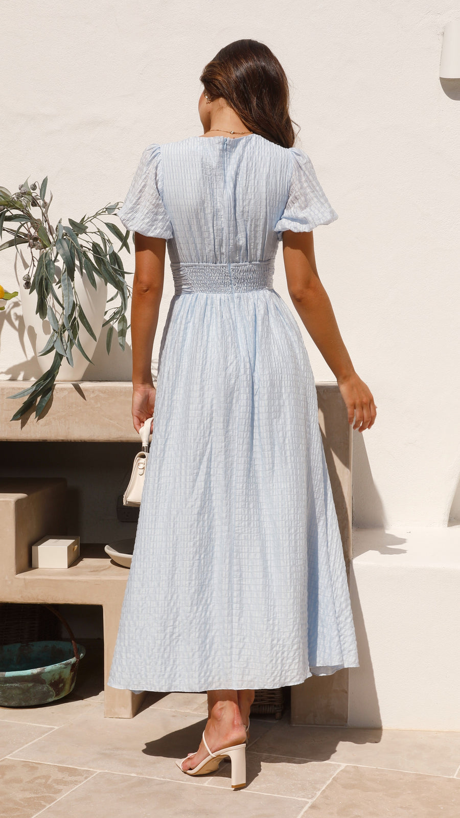 Sneja – Elegantes Knopf Kleid Mit Puffärmeln 8