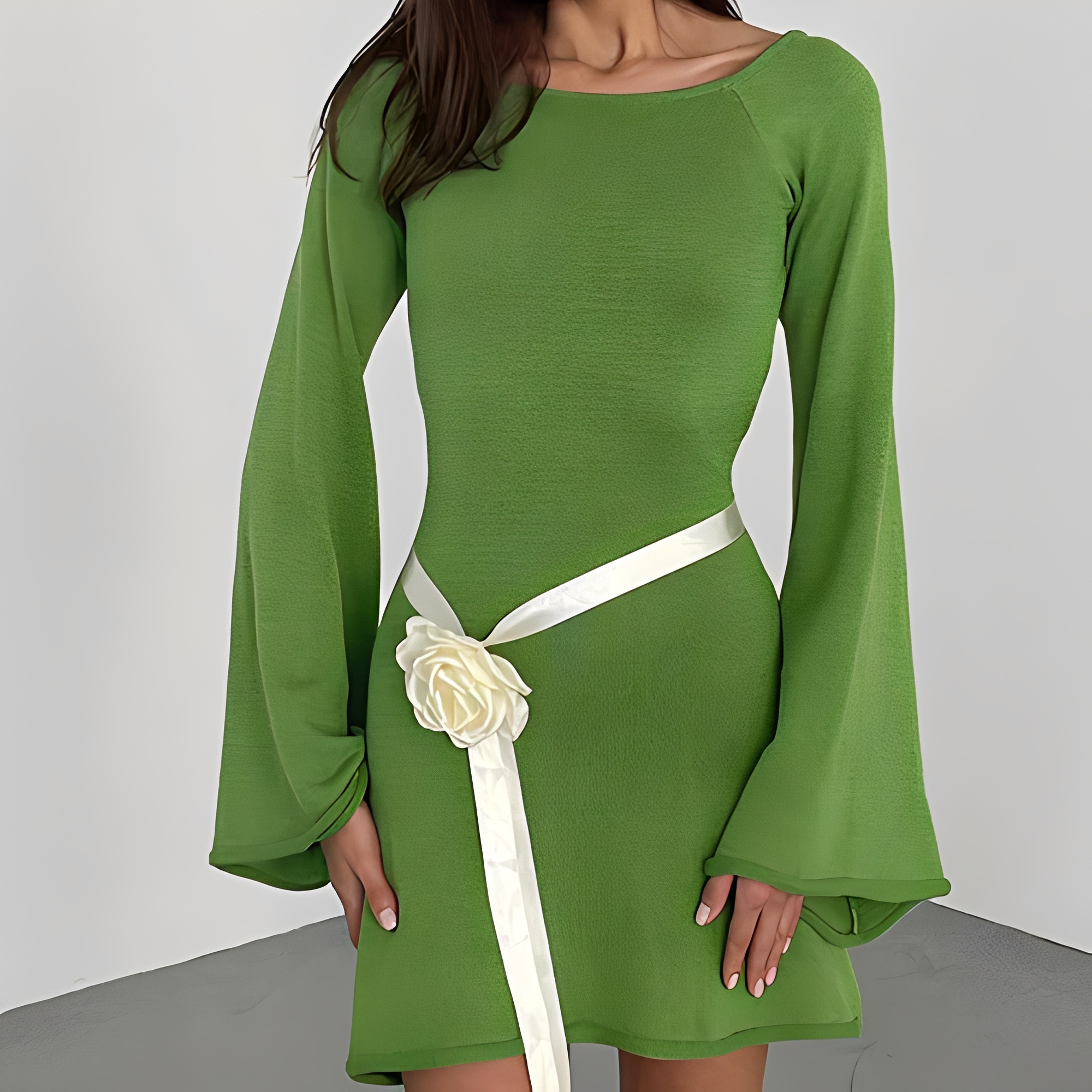 Sommerkleid Damen | Figurbetontes Minikleid mit Trompetenärmeln