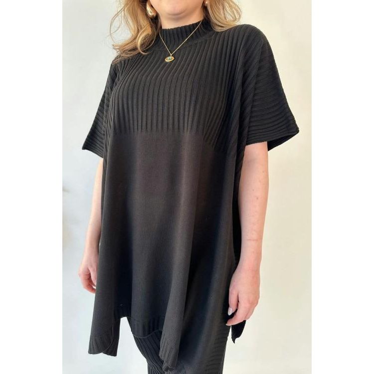Trendiges Set aus Hose und Pullover