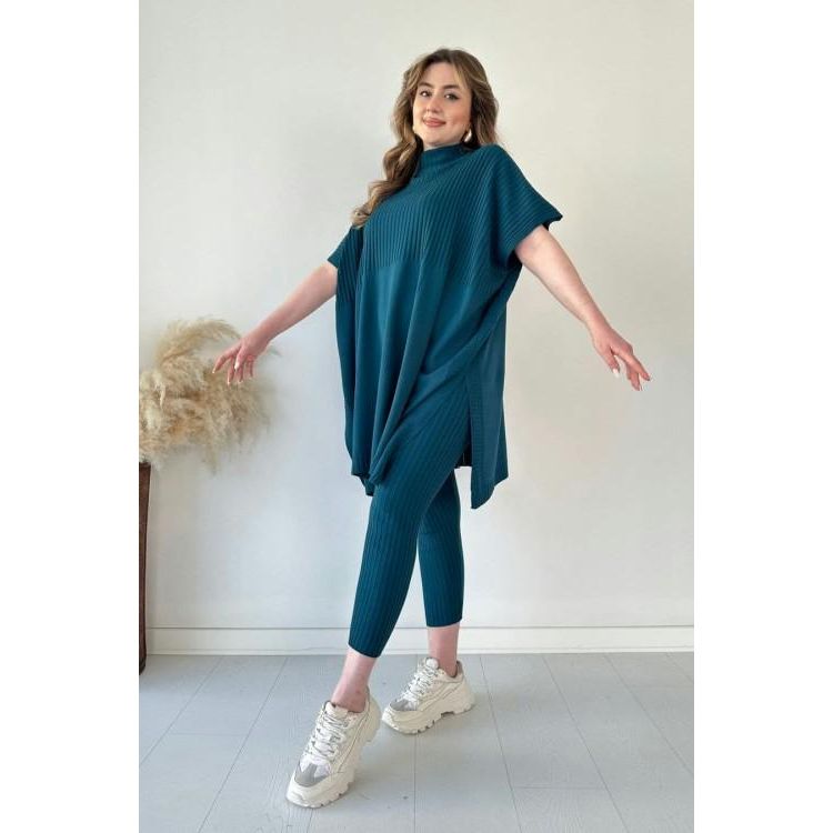 Trendiges Set aus Hose und Pullover