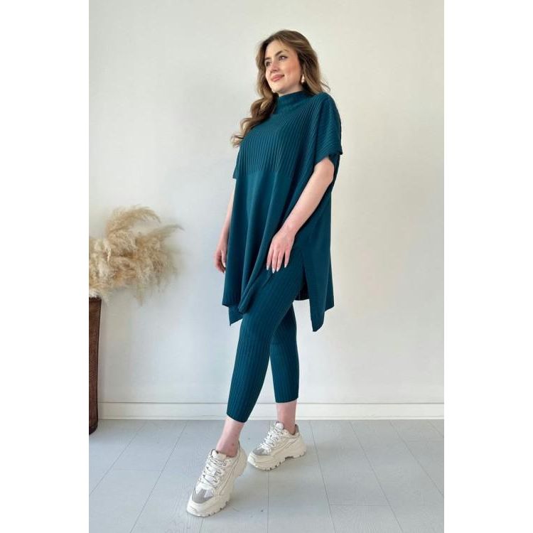 Trendiges Set aus Hose und Pullover