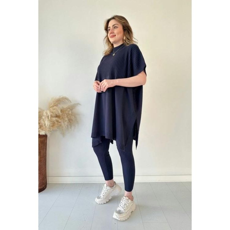 Trendiges Set aus Hose und Pullover