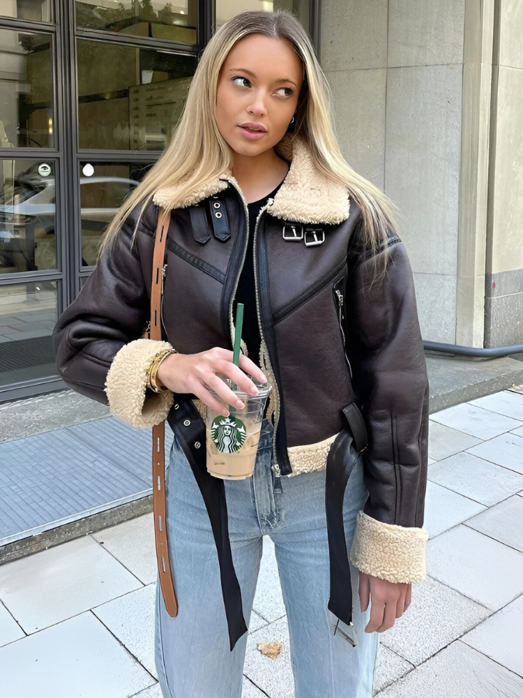 Veronica - Kurz geschnittene Jacke mit Teddyfutter