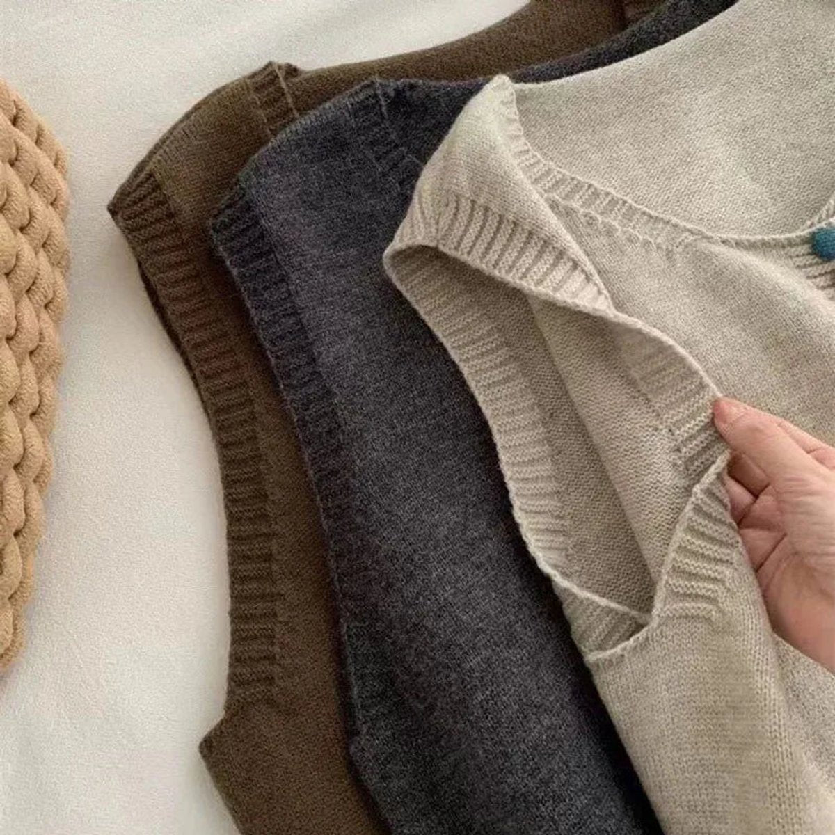 Damen Strickweste Ärmelloser Pullover Weste Bunte Knöpfe
