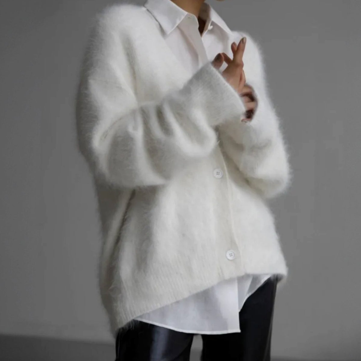 Strickjacke Damen Oversized | V-Ausschnitt & Angenehme Wärme 7