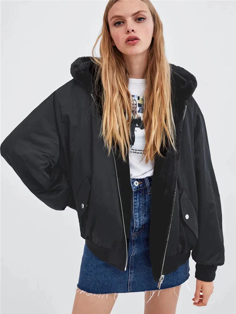 Lozenda - Wendbare Bomberjacke für Frauen