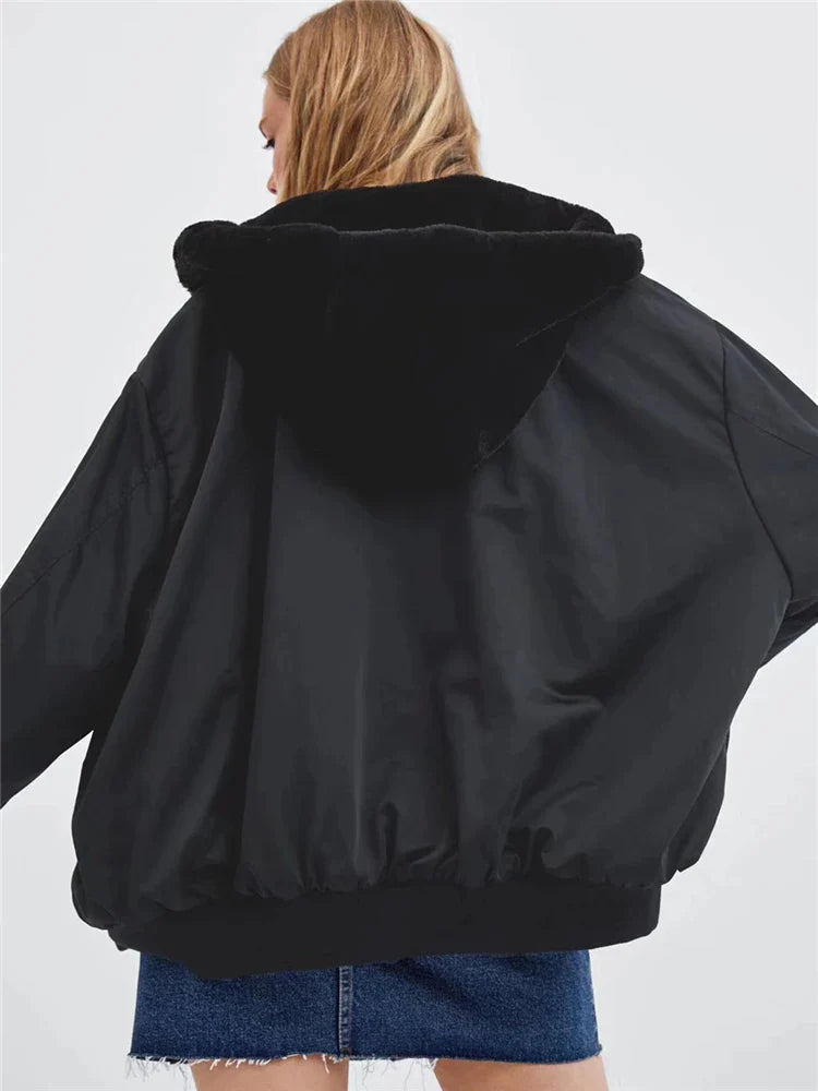 Lozenda - Wendbare Bomberjacke für Frauen