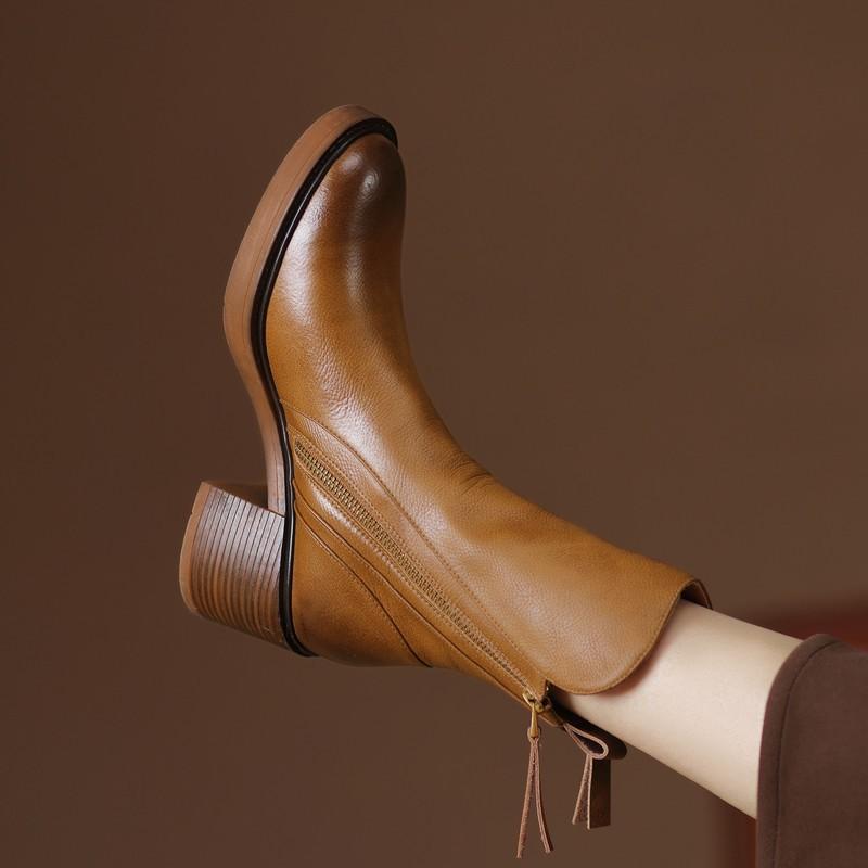 Damen Stiefeletten mit seitlichem Reißverschluss und robustem Blockabsatz - J&B - 8 - Annoboutique