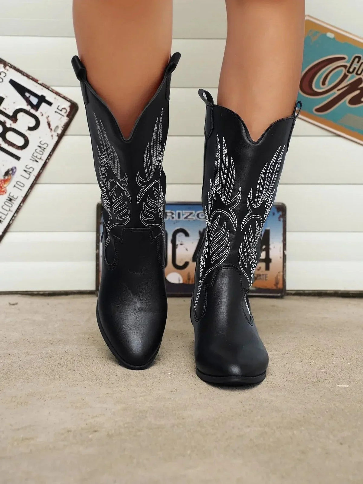 Elegante Damen Cowboystiefel mit Blockabsatz und ansprechender Verzierung - J&B - 6 - Annoboutique