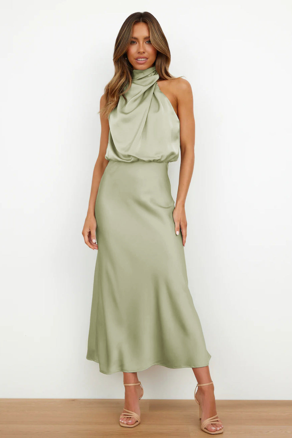 Abendkleid Damen | Neckholder, Rückenausschnitt & fließender Midi-Schnitt