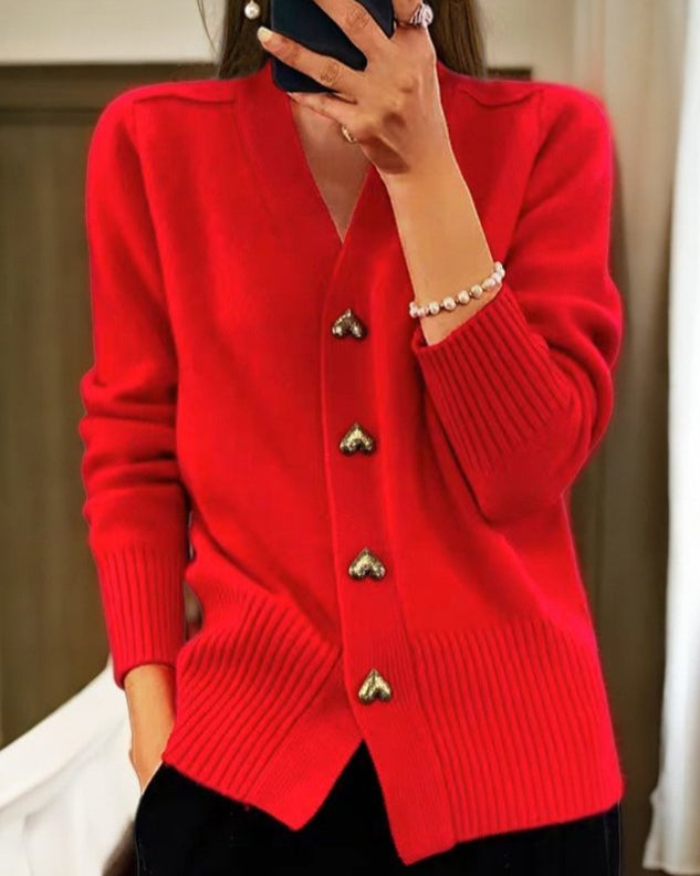 Adele | Eleganter Cardigan mit Herzknöpfen 4