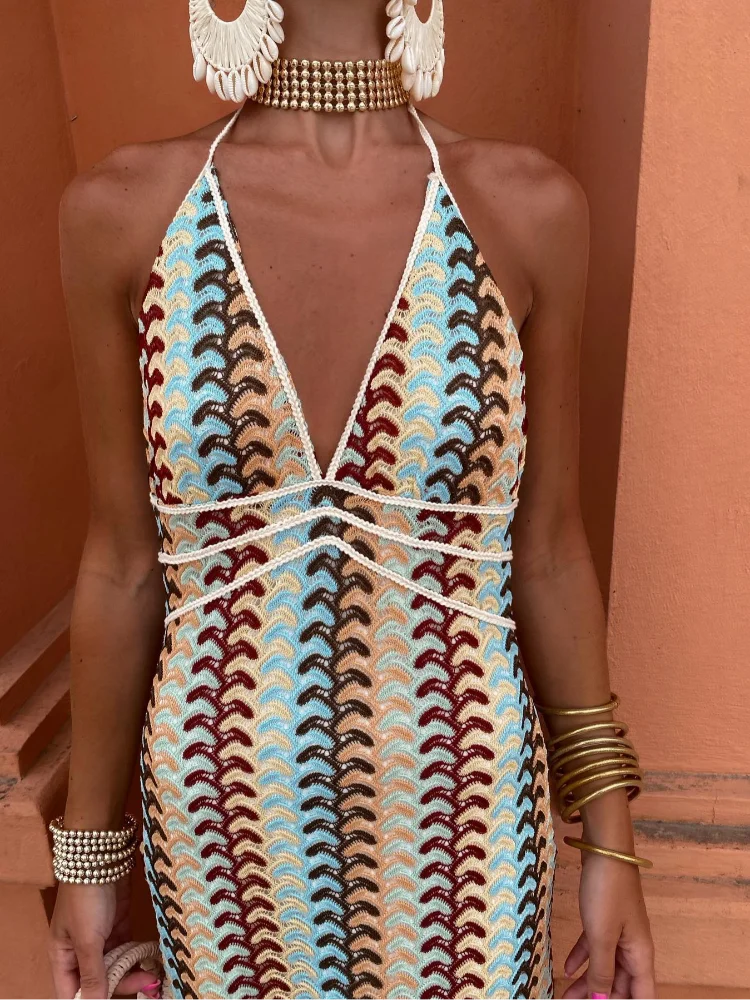 Ärmelloses Kleid mit V-Ausschnitt