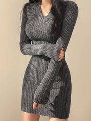 Chloe - Elegantní pletené šaty se žebrováním a výstřihem do V